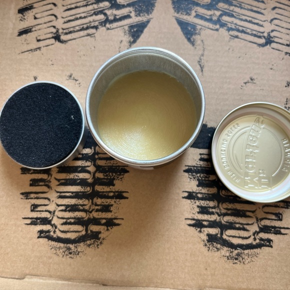 Women’s Dr. Martens AirWair size 11 with leather care balm - Picture 8 of 9